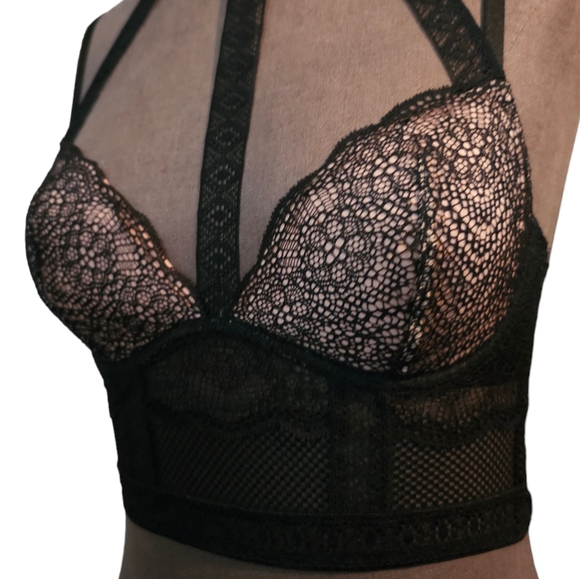 Victoria's Secret Very Sexy Plunge Fishnet Lace  Bra 32C NWOT - Picture 6 of 16